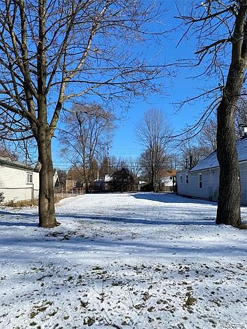 2nd image of 6081 Glenis St