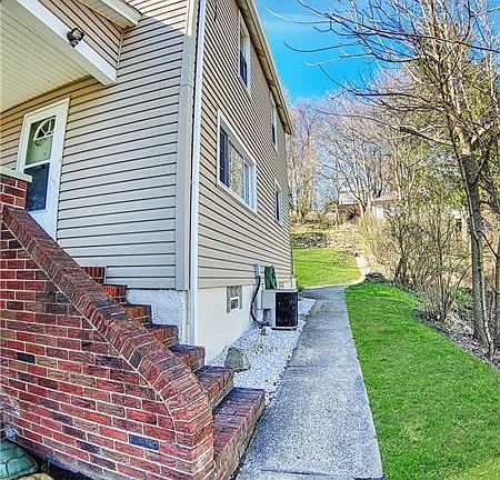 2nd image of 608 Orchard Ave