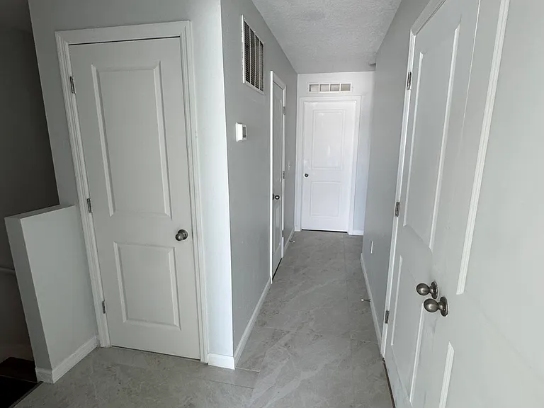386 Madison Dr — Photo 15