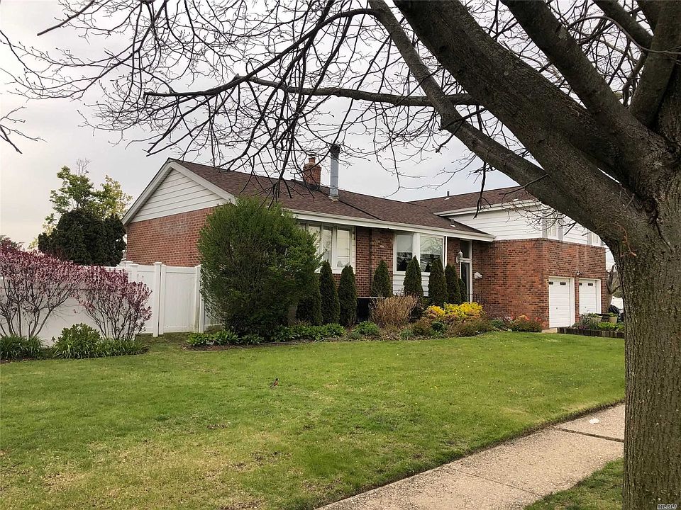 2nd image of 3225 Grand Blvd