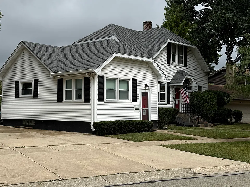 1004 W Eva Ln #1