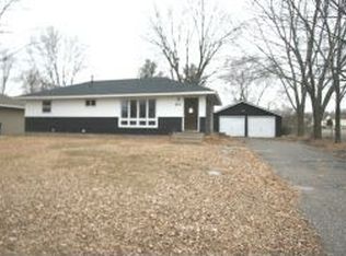 811 Paul Pkwy NE, Blaine, MN 55434
