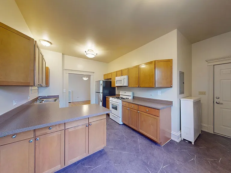 5533 S. Blackstone — Photo 18