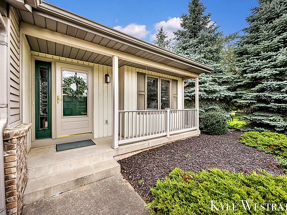 4th image of 6363 Eastridge Ct