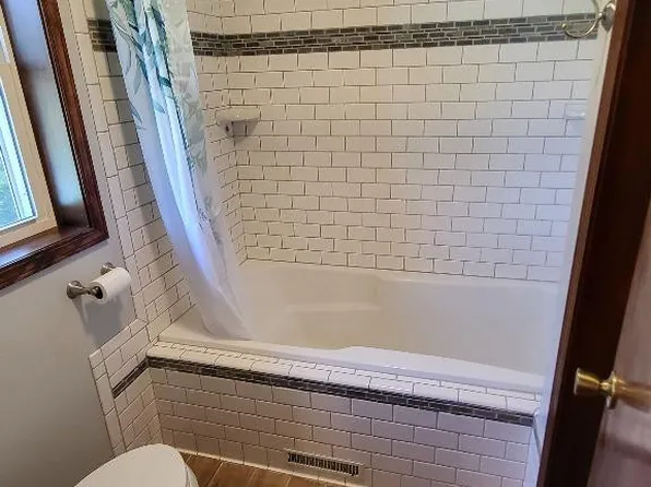 9359 N 950 W, Demotte, IN 46310