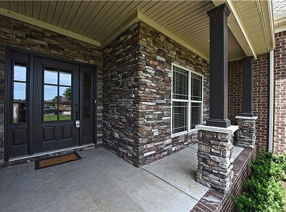 3rd image of 4212 Thoroughbred Ln