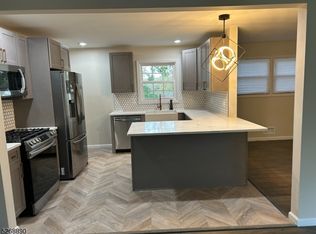 190 Girard Ave, Somerset, NJ