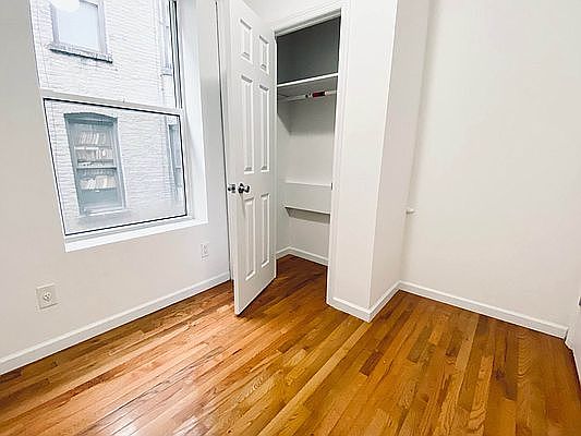 3rd image of 208 E 7th St APT 17