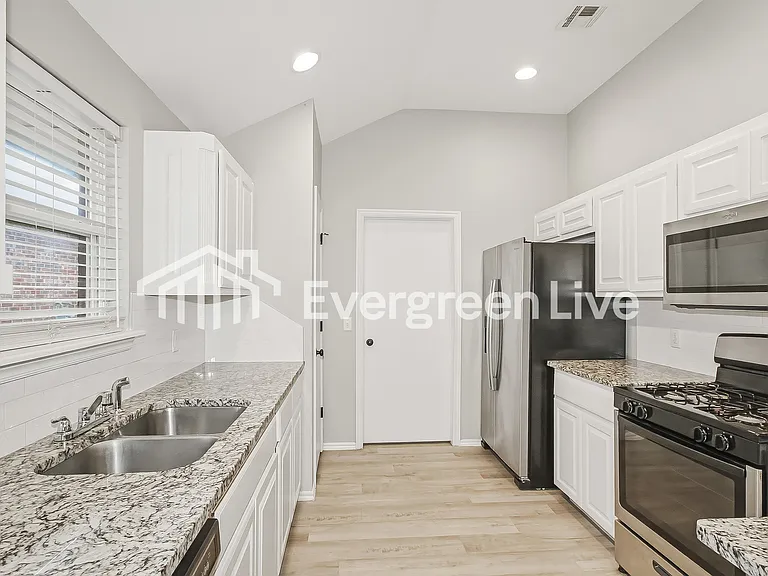 1613 Tara Dr — Photo 5