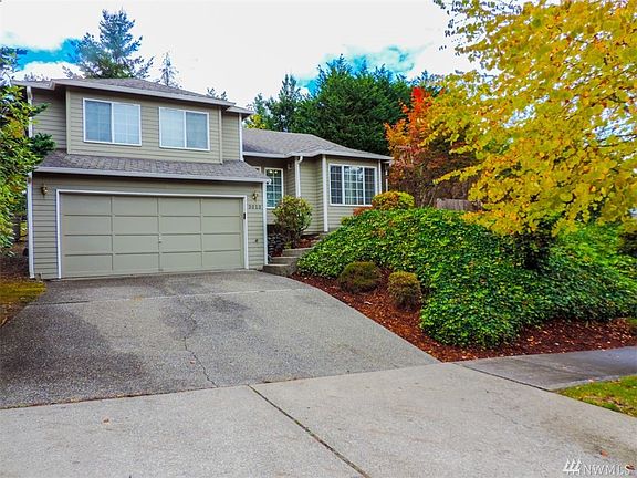3rd image of 3010 Larkspur Dr