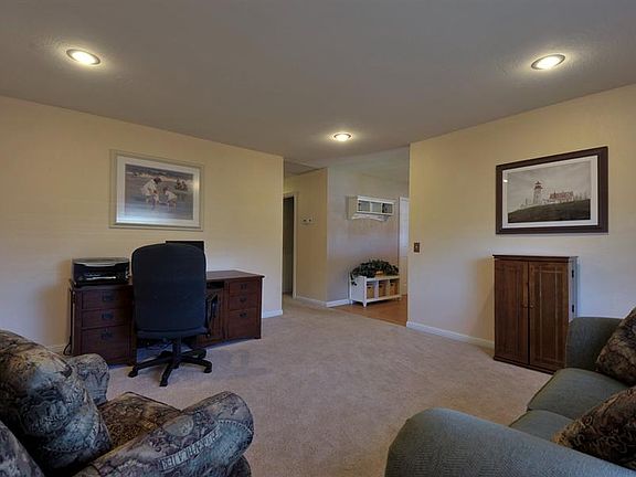 5th image of 5708 Crow Ln