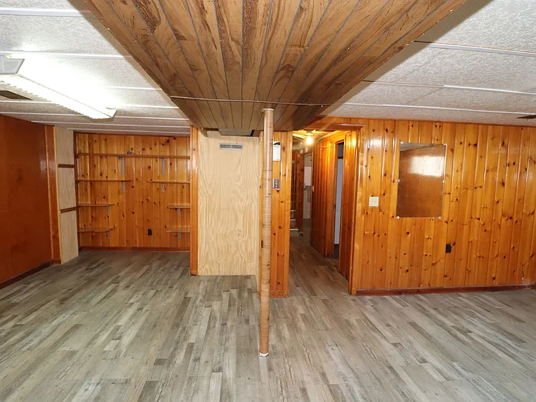 510 Maple St — Photo 31