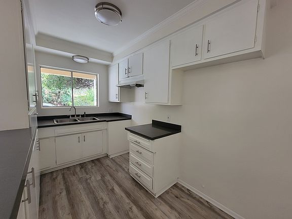4th image of 13556 Wyandotte St APT 1