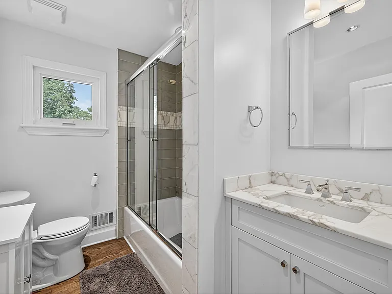 360 Elden Dr — Photo 9