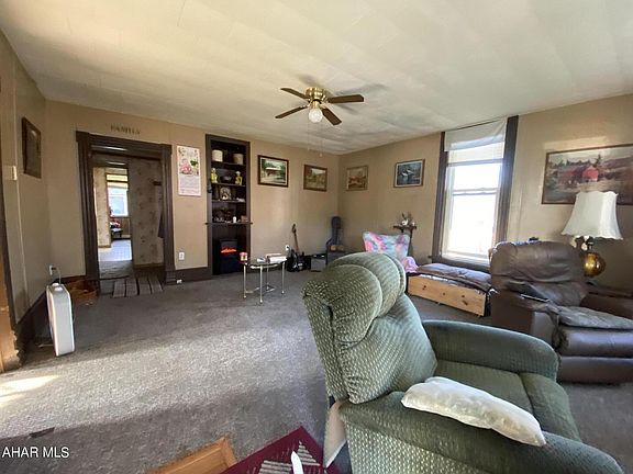 3rd image of 3915 Cortland Dr