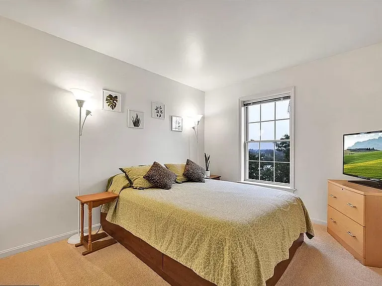 624 Royal View Dr — Photo 9