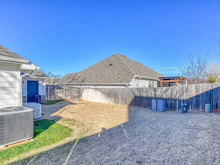 3313 Quidnet Rd — Photo 48