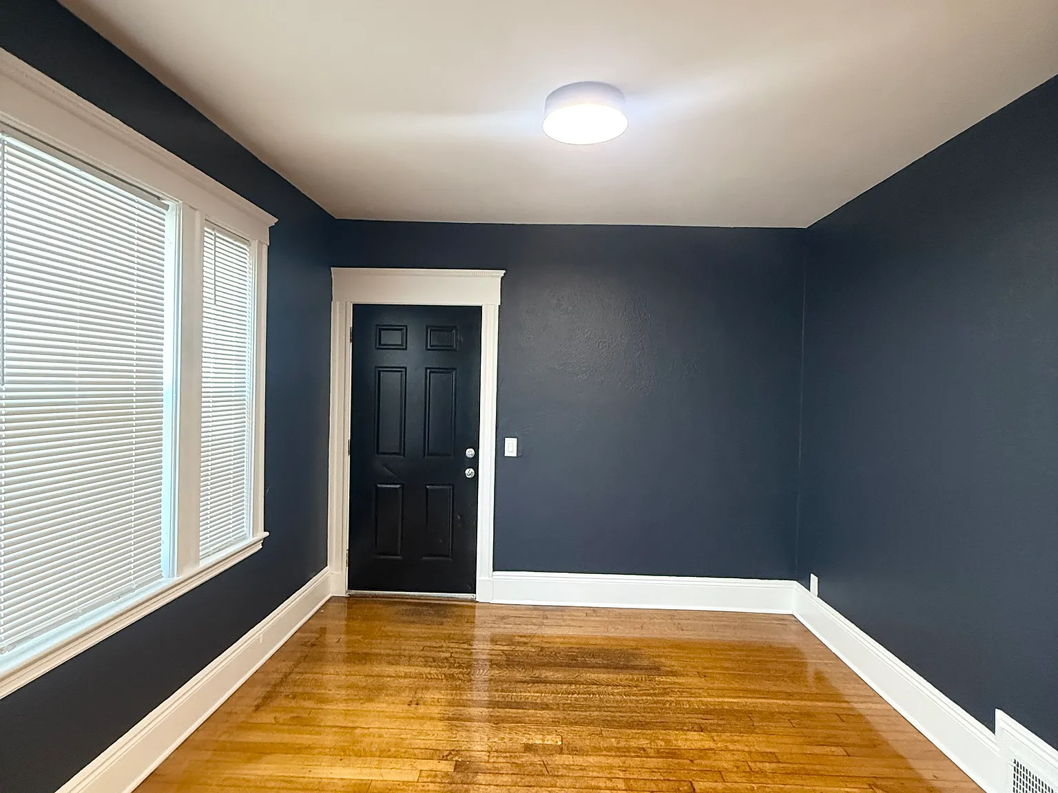 3 bed, $3,300 — Photo 4