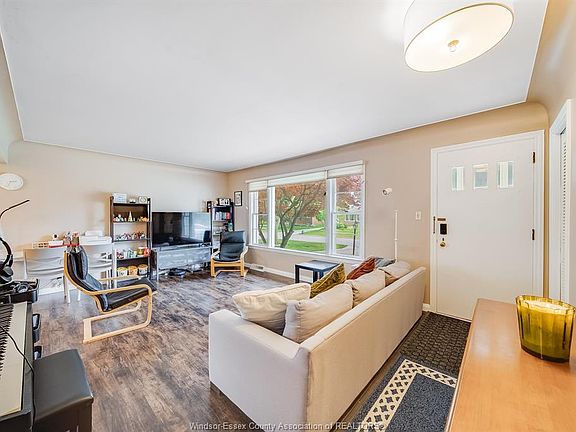 4th image of 3063 Bruce Ave