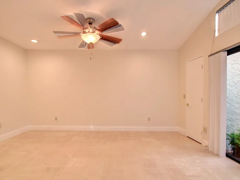 22595 Esplanada Cir W — Photo 41