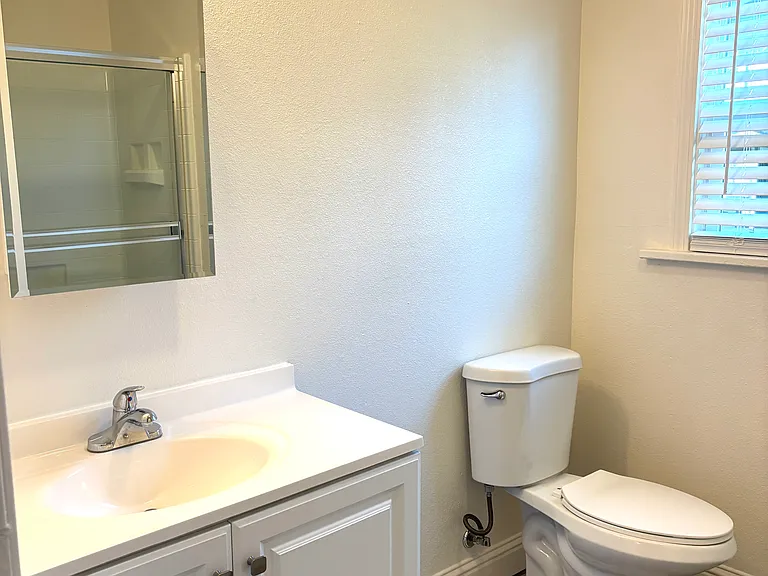 127 E 9th St #135-1/2 — Photo 10