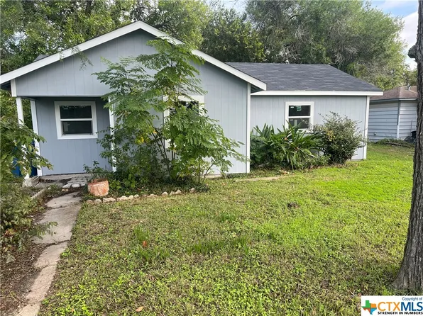 208 Tommy Dr, Port Lavaca, TX 77979