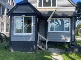 3252 N 17th St, Milwaukee, WI