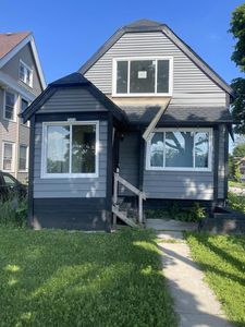 3252 North 17th STREET, Milwaukee, WI, 53206