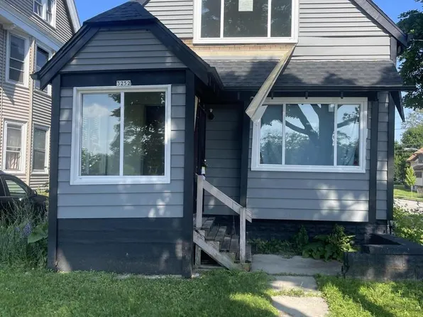 3252 North 17th STREET, Milwaukee, WI 53206