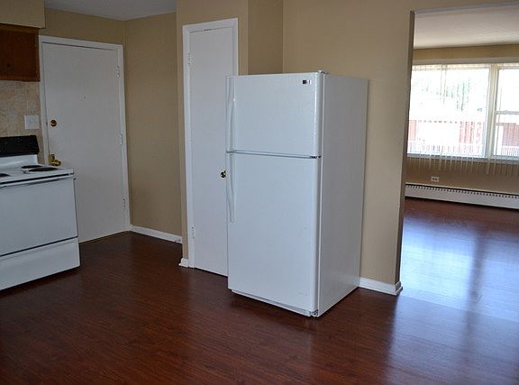 4th image of 7110 W 107th St Unit 30
