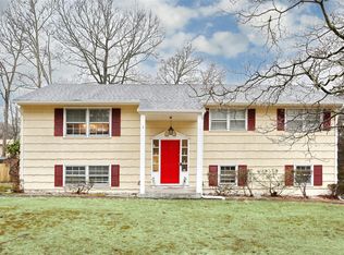 3 Ehret Dr, Monsey, NY 10952