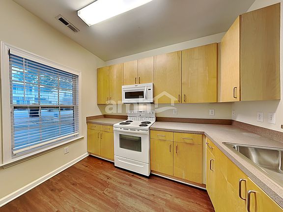 4th image of 129 Buchanan Ln