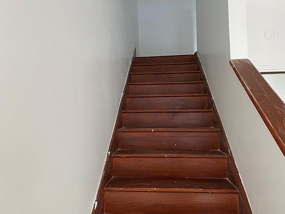 2nd image of 1729 N 24th St Floor 3