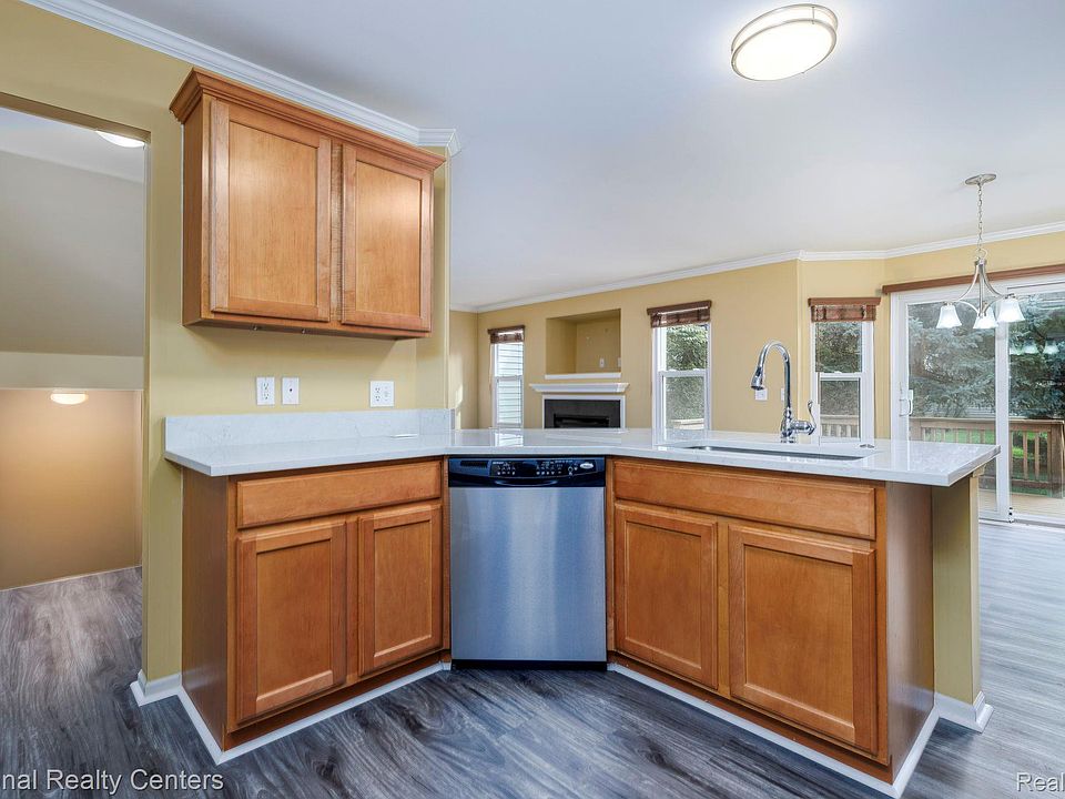 8190 Springdale Dr, photo 14