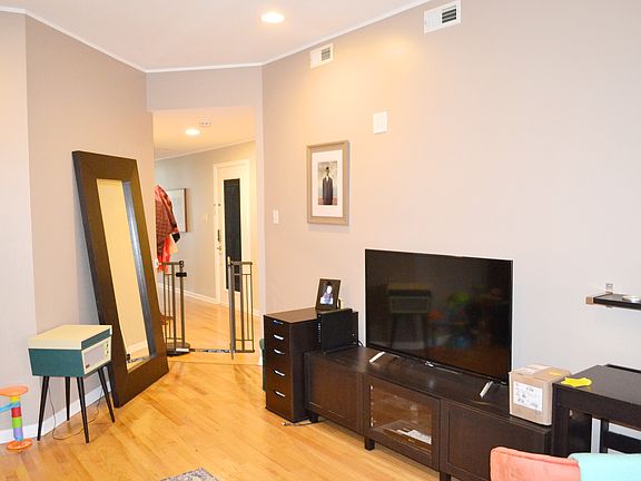 3rd image of 1840 N Kimball Ave #1
