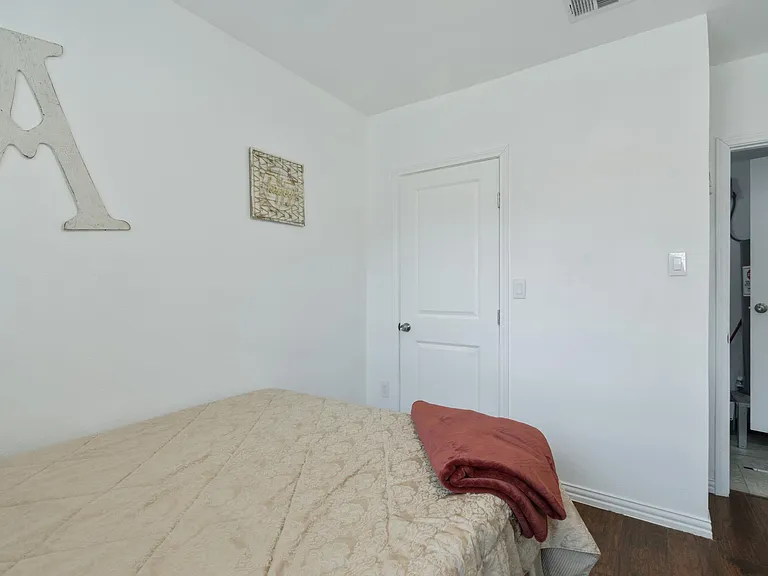 602 N Allen Dr — Photo 6