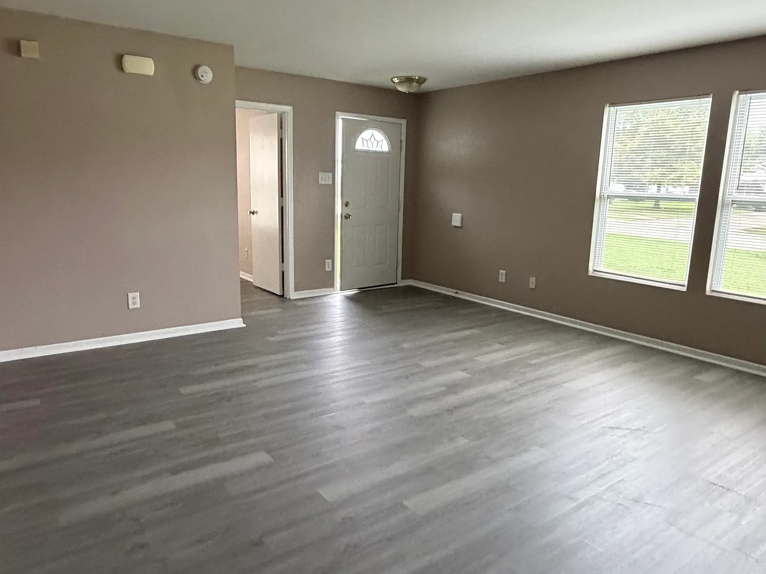 3 bed, 1264 sqft, $1,650 — Photo 2