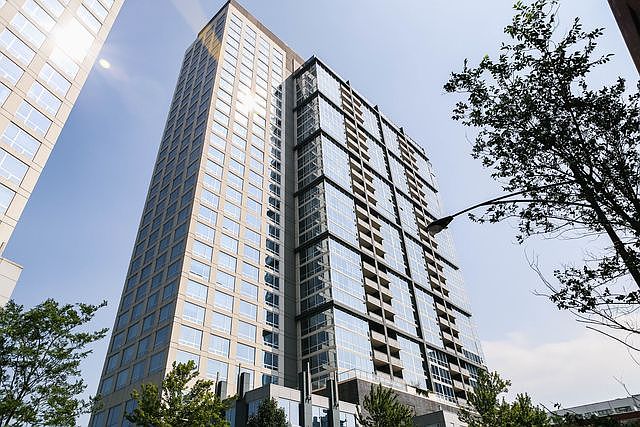 1st image of 1901 S Calumet Ave #2604