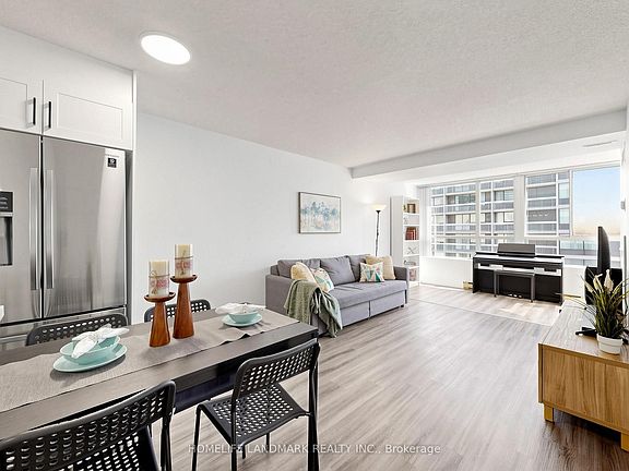 4th image of 44 Gerrard St W #1507