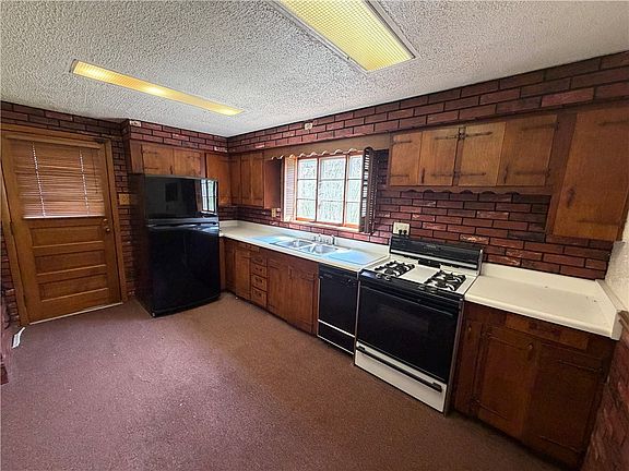2nd image of 214 Madison Ave