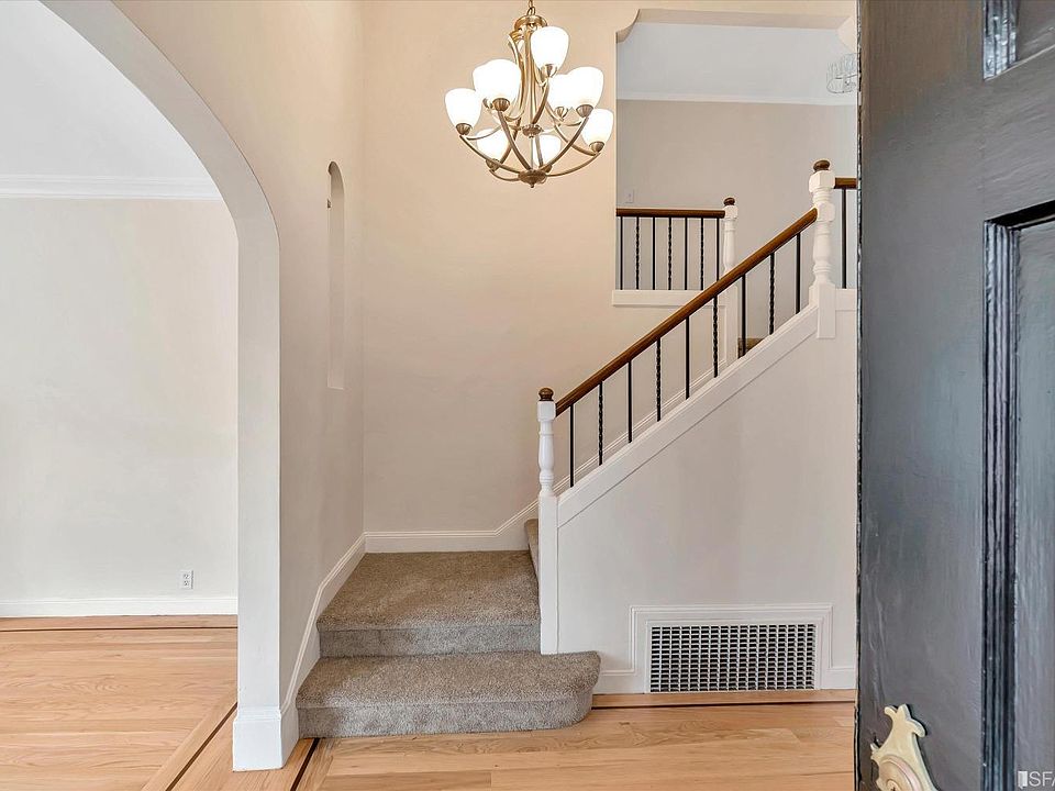 1st image of 160 Eucalyptus Drive