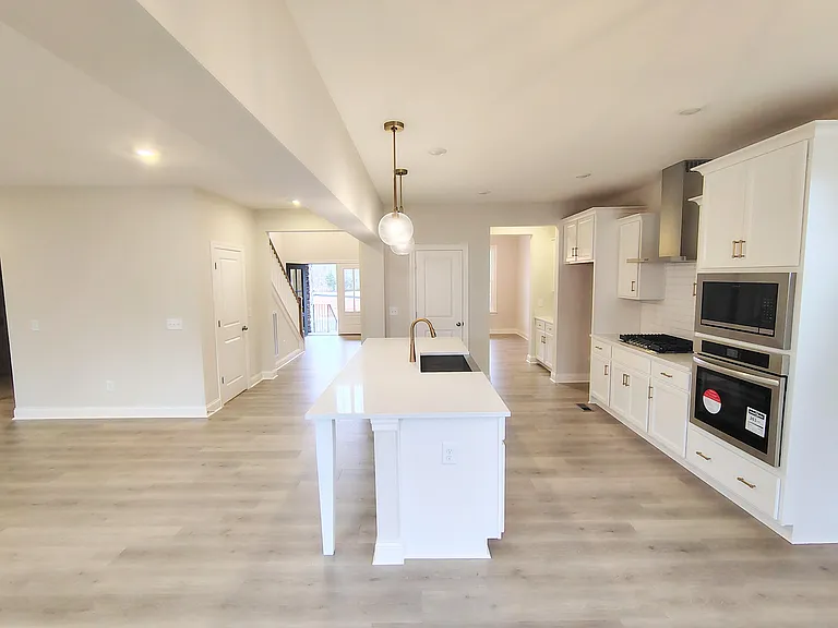 7906 Pine St — Photo 7