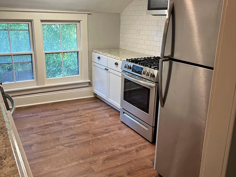 166 Linden St #2 — Photo 8