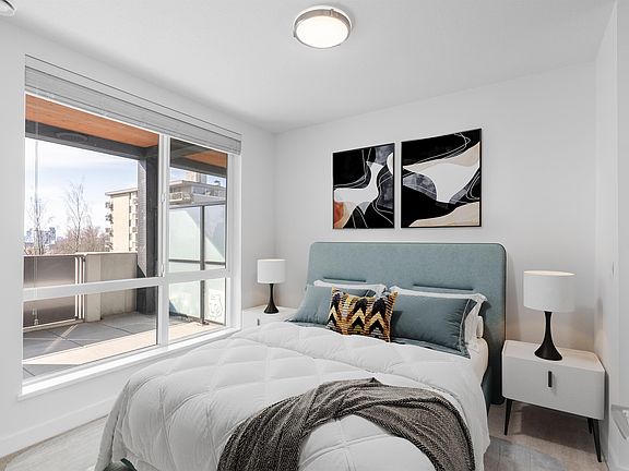 4th image of 108 E 8th St #202
