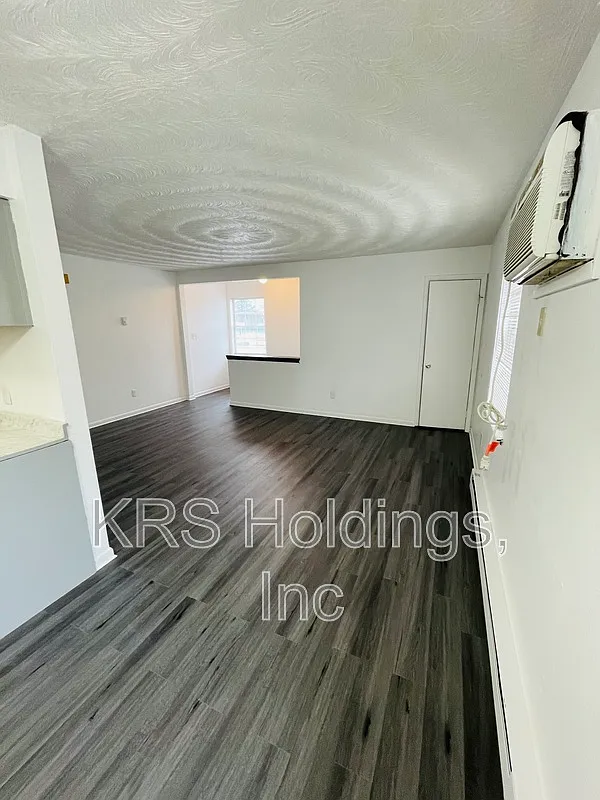 Bay Apartments — Photo 3