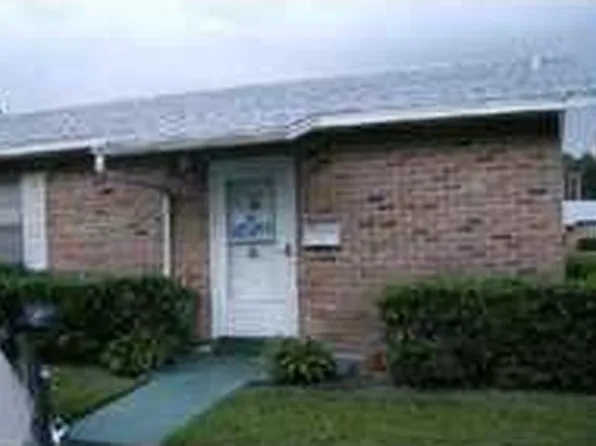 40 Fairway Ct, Deland, FL 32724