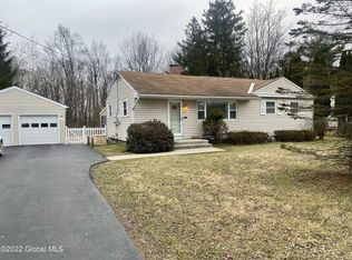 31 Clemente Ln, Waterford, NY 12188