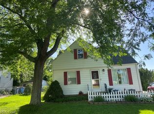 5176 Robinhood Dr, Willoughby, OH 44094