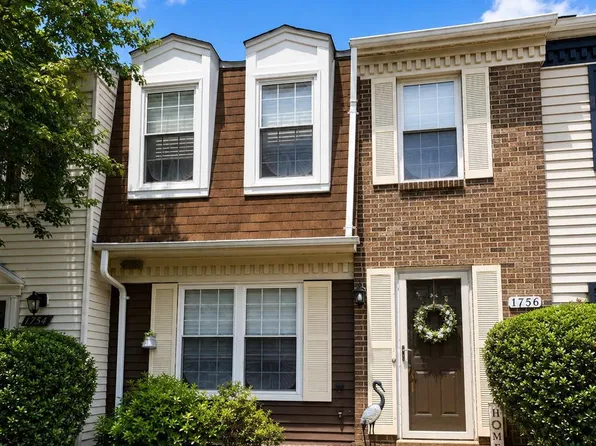 1756 Forest Park Dr, District Heights, MD 20747