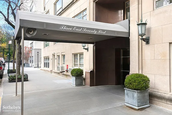 Sold by Sotheby's International Realty | media 8